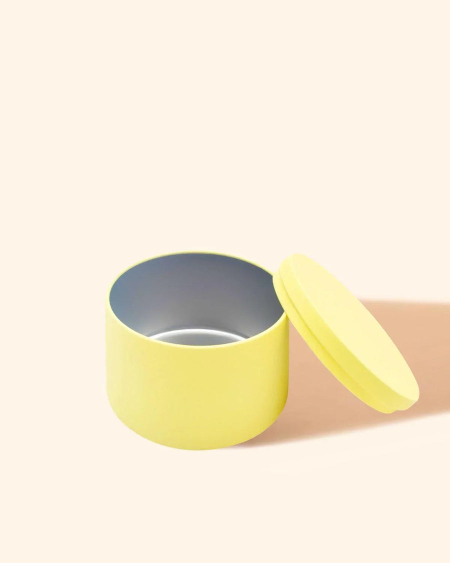 Cosmo Candle Tin 230ml in Lemon – soft yellow finish