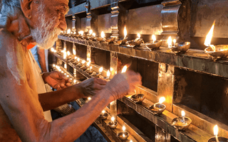 A Brief History of Candles - Wickii