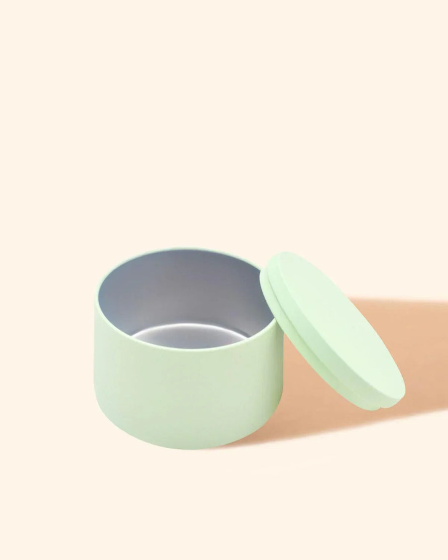 Cosmo Candle Tin 230ml in Mint – pale green finish