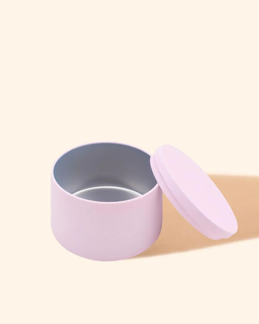 Cosmo Candle Tin 230ml in Fairy Floss – blush pink finish