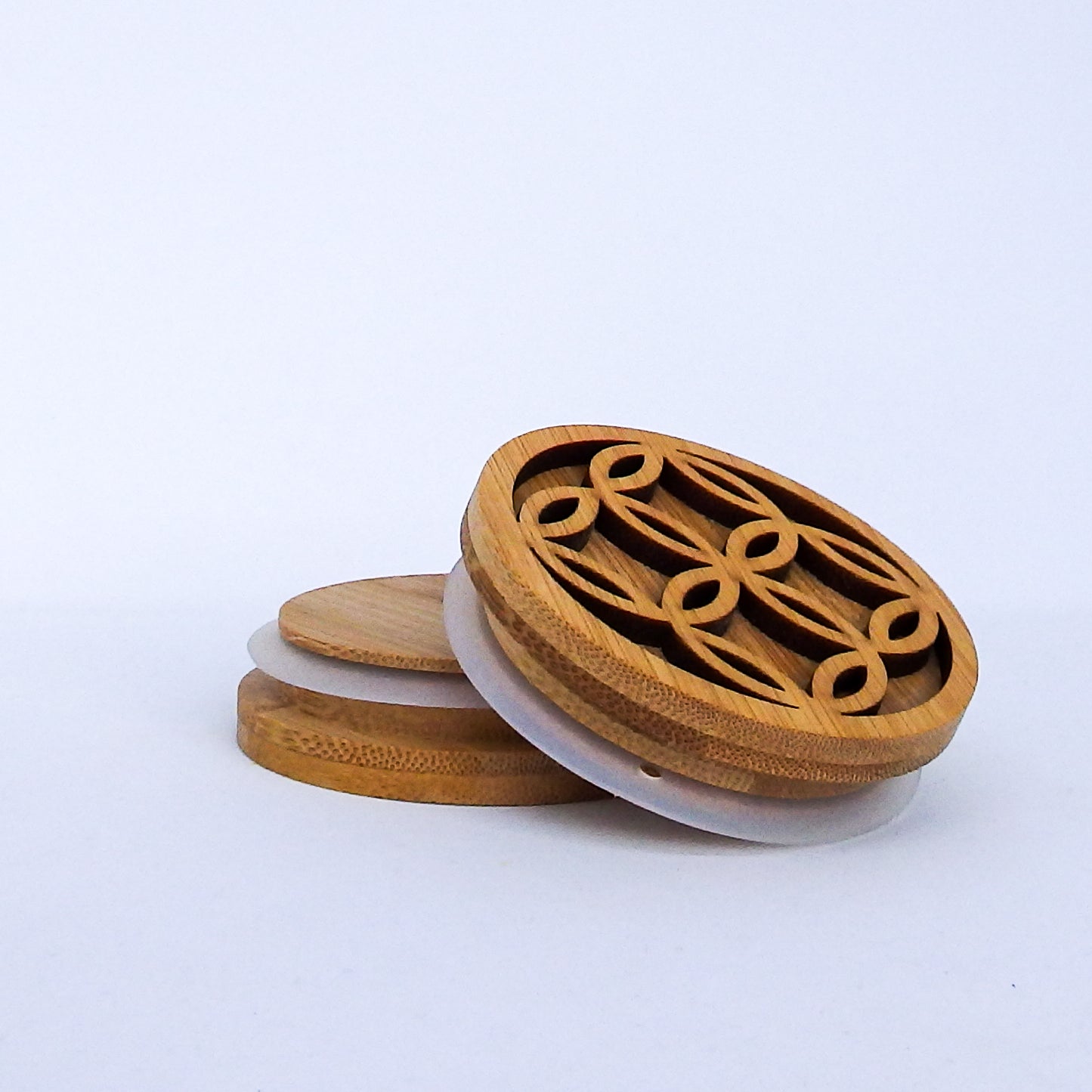 Flower Cut Bamboo Lids - Small - Natural Varnished - Wickii